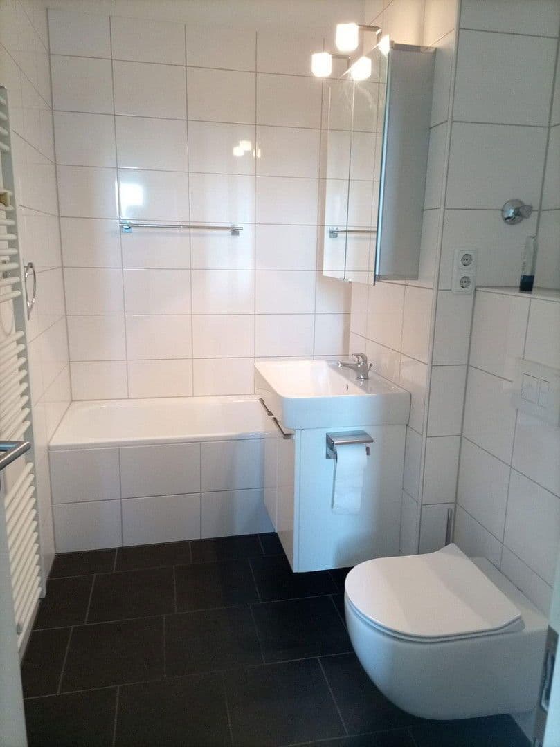 Pronájem bytu 2+kk 86 m², Köln, Severní Porýní-Vestfálsko Pronájem bytu 2+kk 86 m², Köln, Severní Porýní-Vestfálsko