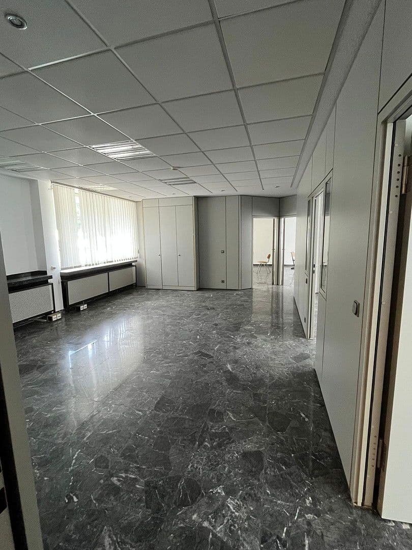 Pronájem nebytového prostoru 1 m², Friedrichkaiserstr. 13, Iserlohn, Severní Porýní-Vestfálsko Pronájem nebytového prostoru 1 m², Friedrichkaiserstr. 13, Iserlohn, Severní Porýní-Vestfálsko