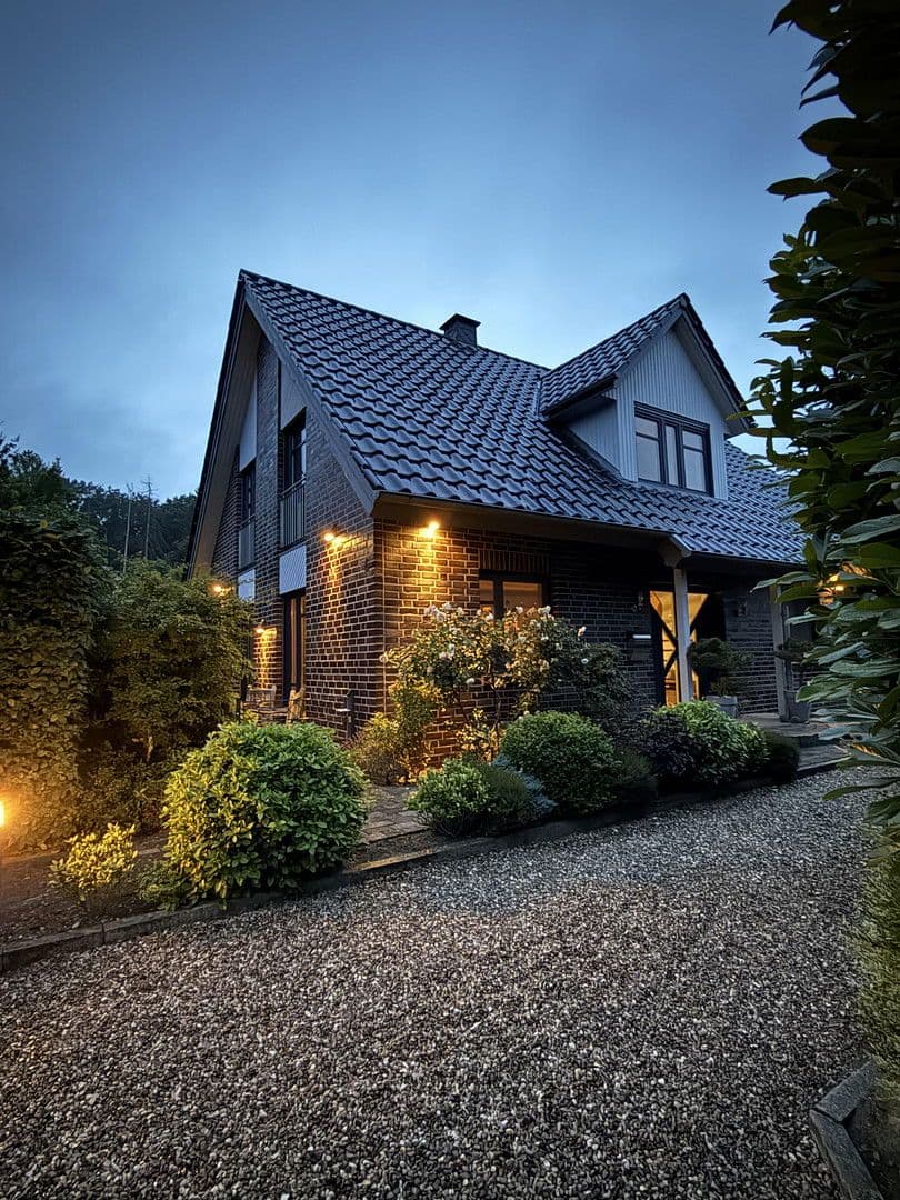 Prodej domu 160 m², pozemek 769 m², Buchholz in der Nordheide, Dolní Sasko Prodej domu 160 m², pozemek 769 m², Buchholz in der Nordheide, Dolní Sasko