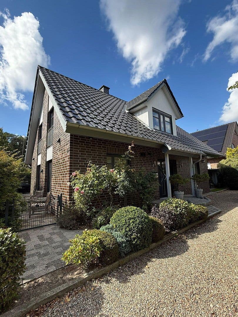 Prodej domu 160 m², pozemek 769 m², Buchholz in der Nordheide, Dolní Sasko Prodej domu 160 m², pozemek 769 m², Buchholz in der Nordheide, Dolní Sasko