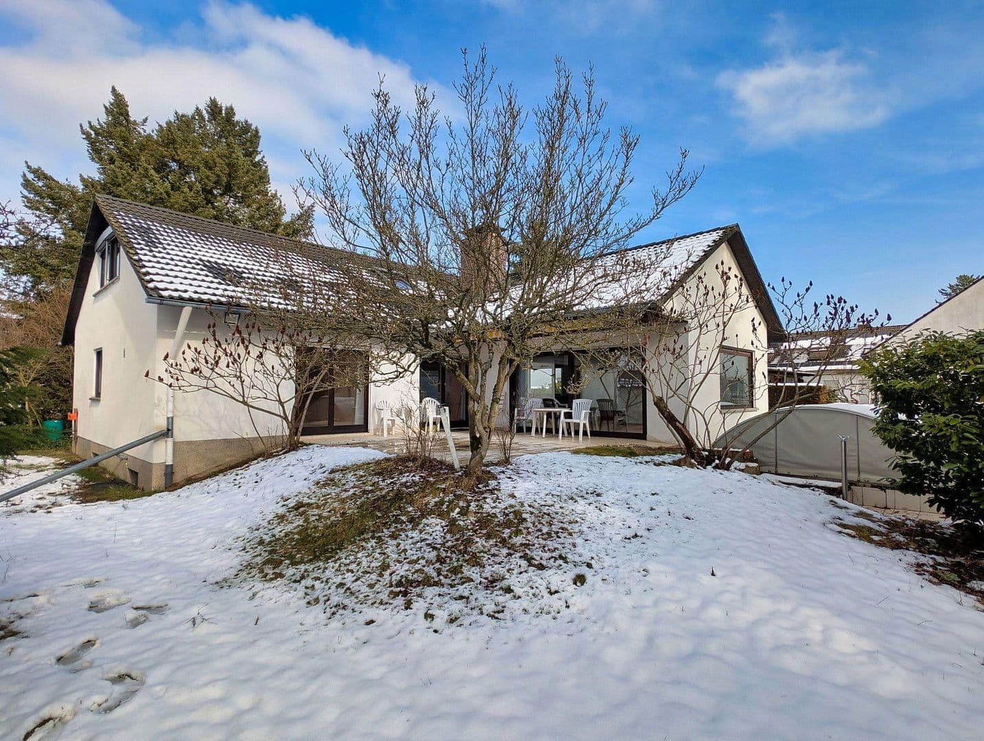 Prodej domu 226 m², pozemek 741 m², Heusenstamm, Hessen Prodej domu 226 m², pozemek 741 m², Heusenstamm, Hessen