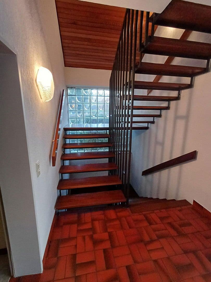 Prodej domu 226 m², pozemek 741 m², Heusenstamm, Hessen Prodej domu 226 m², pozemek 741 m², Heusenstamm, Hessen