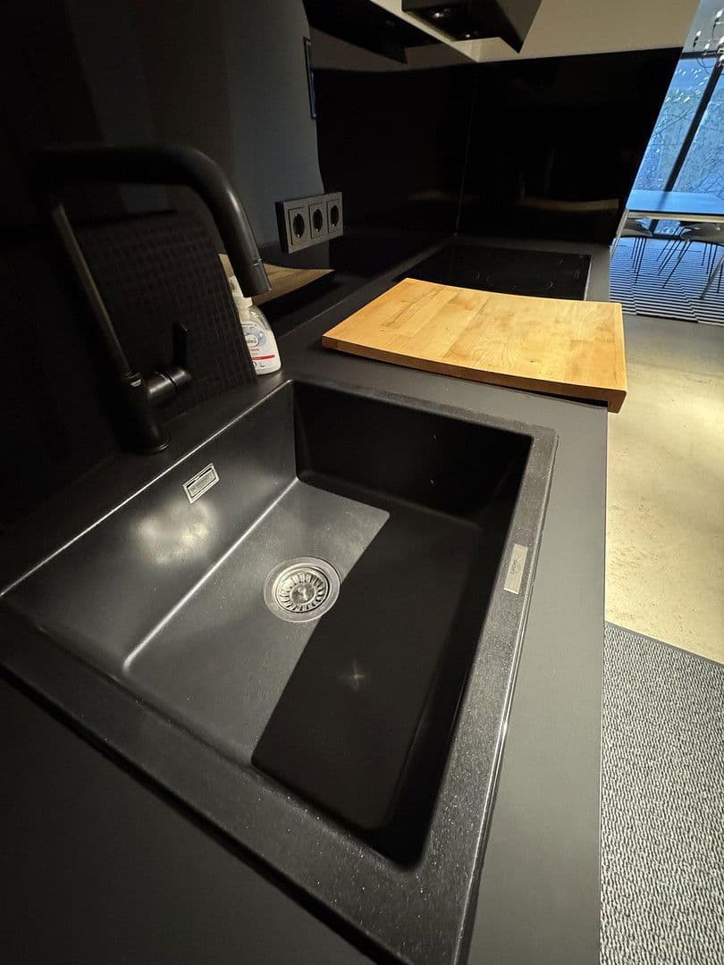 Pronájem bytu 3+1 100 m², Brahmsweg 2, Wiesbaden, Hessen Pronájem bytu 3+1 100 m², Brahmsweg 2, Wiesbaden, Hessen