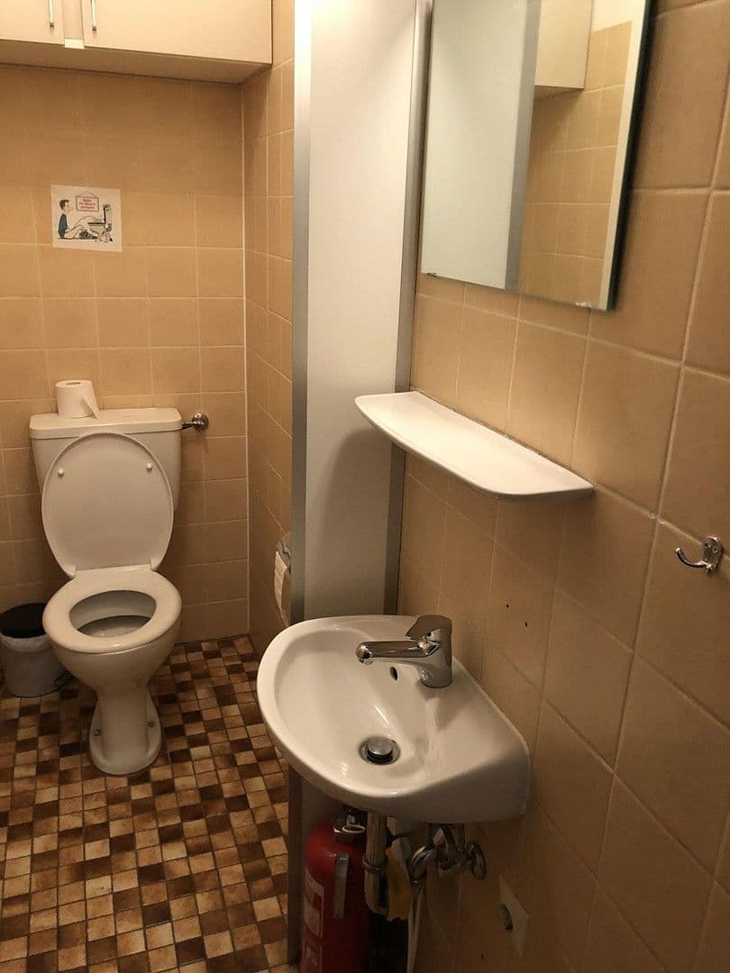 Pronájem kanceláře 55 m², Göppingen, Bádensko-Württembersko Pronájem kanceláře 55 m², Göppingen, Bádensko-Württembersko