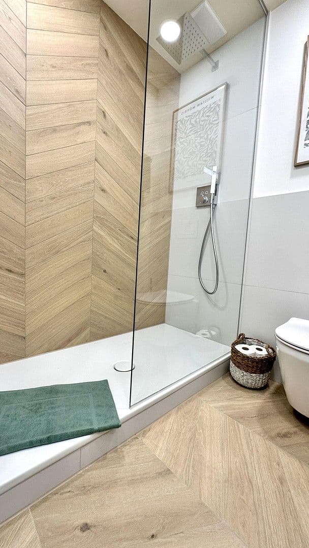 Pronájem bytu 2+1 40 m², Kölner Str. 285, Düsseldorf, Severní Porýní-Vestfálsko Pronájem bytu 2+1 40 m², Kölner Str. 285, Düsseldorf, Severní Porýní-Vestfálsko