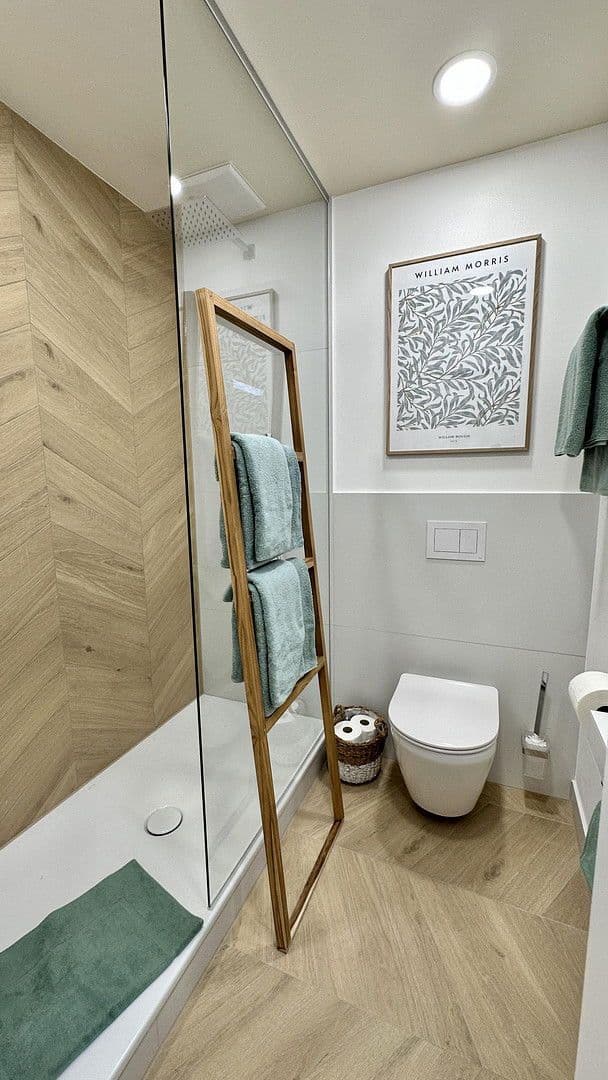 Pronájem bytu 2+1 40 m², Kölner Str. 285, Düsseldorf, Severní Porýní-Vestfálsko Pronájem bytu 2+1 40 m², Kölner Str. 285, Düsseldorf, Severní Porýní-Vestfálsko