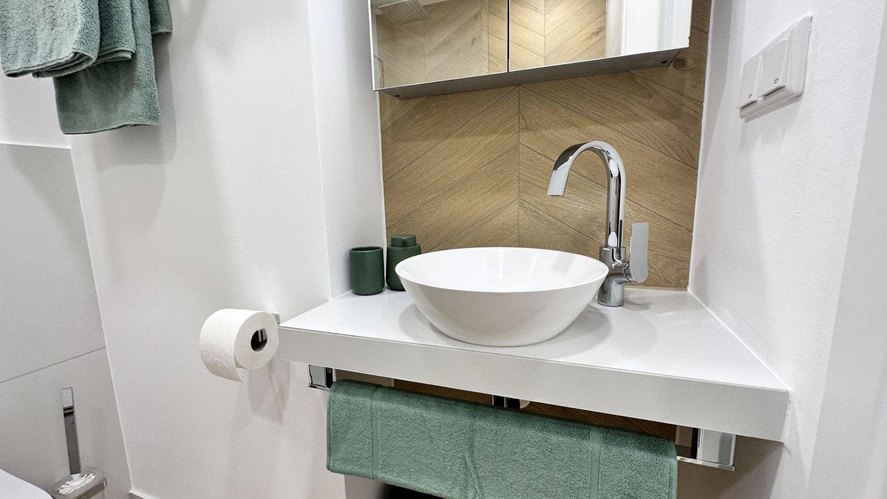 Pronájem bytu 2+1 40 m², Kölner Str. 285, Düsseldorf, Severní Porýní-Vestfálsko Pronájem bytu 2+1 40 m², Kölner Str. 285, Düsseldorf, Severní Porýní-Vestfálsko