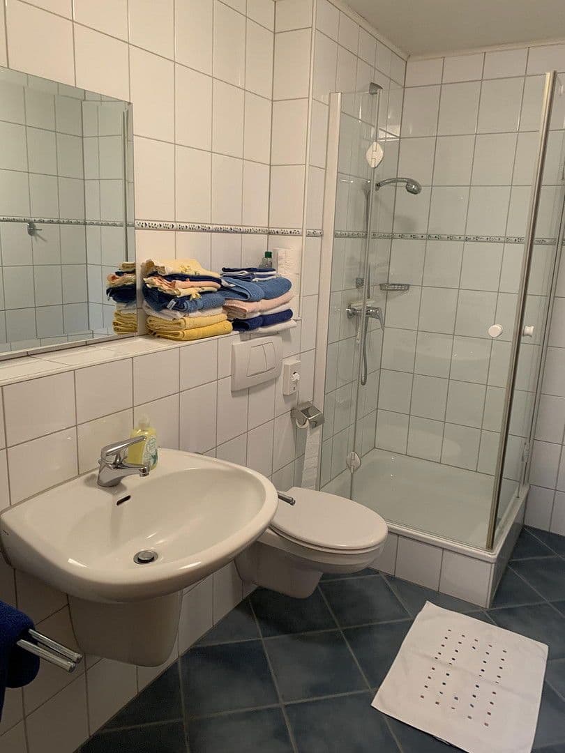 Pronájem bytu 2+1 60 m², Bahnhofstr. 12, Erpolzheim, Porýní-Falc Pronájem bytu 2+1 60 m², Bahnhofstr. 12, Erpolzheim, Porýní-Falc