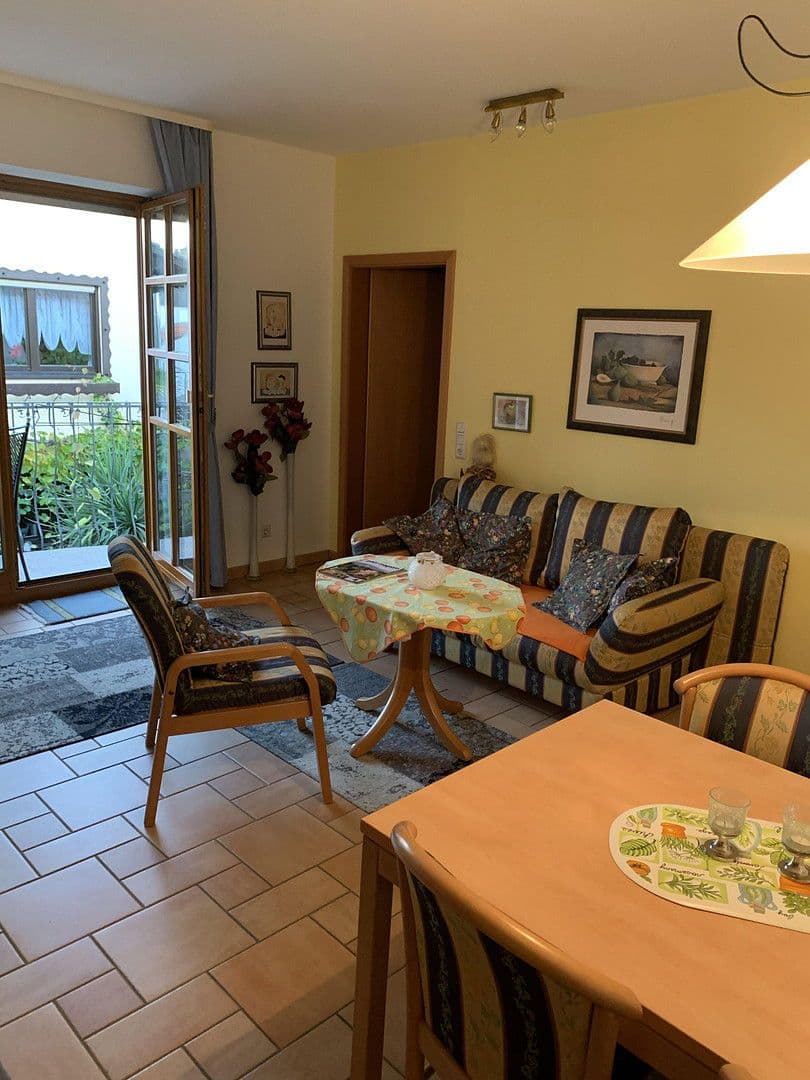 Pronájem bytu 2+1 60 m², Bahnhofstr. 12, Erpolzheim, Porýní-Falc Pronájem bytu 2+1 60 m², Bahnhofstr. 12, Erpolzheim, Porýní-Falc