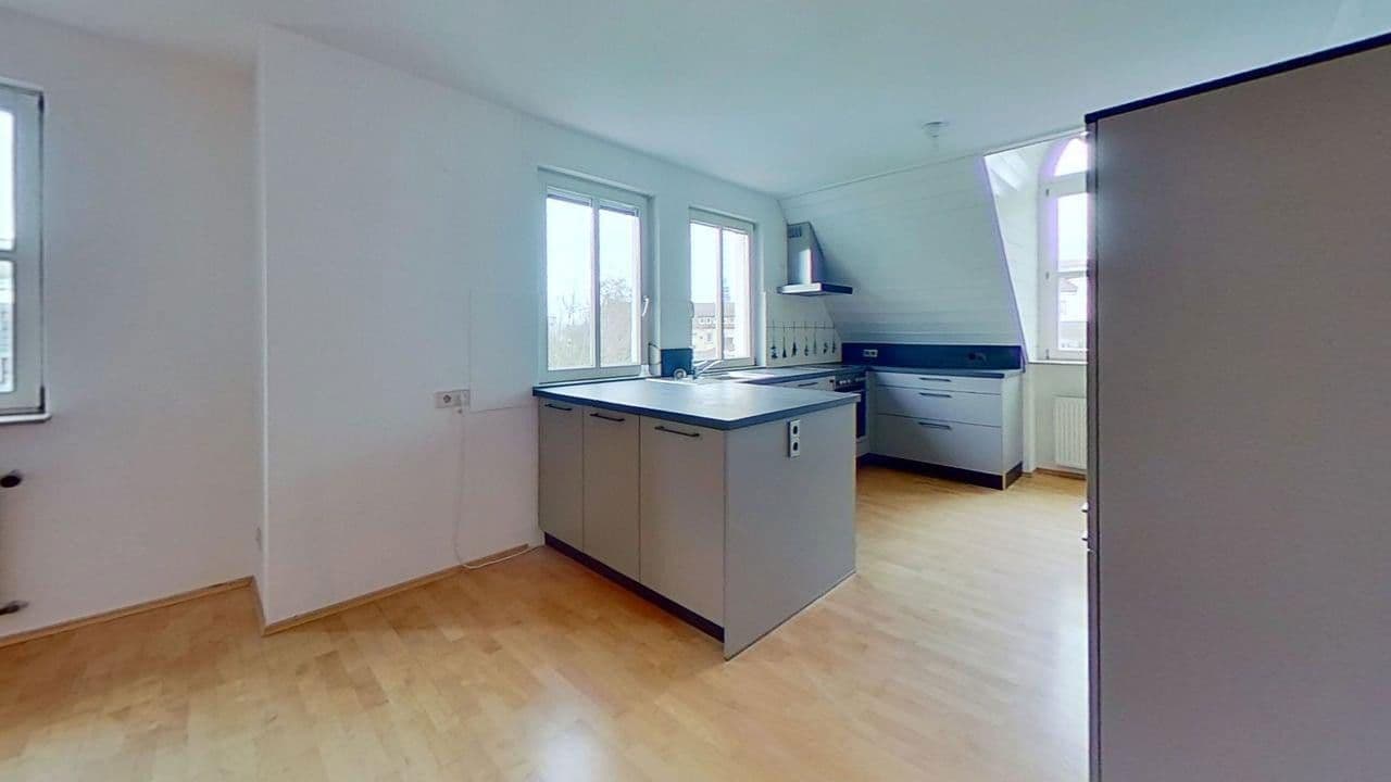 Pronájem bytu 6+1 220 m², Lehenstr. 25, Donaueschingen, Bádensko-Württembersko Pronájem bytu 6+1 220 m², Lehenstr. 25, Donaueschingen, Bádensko-Württembersko