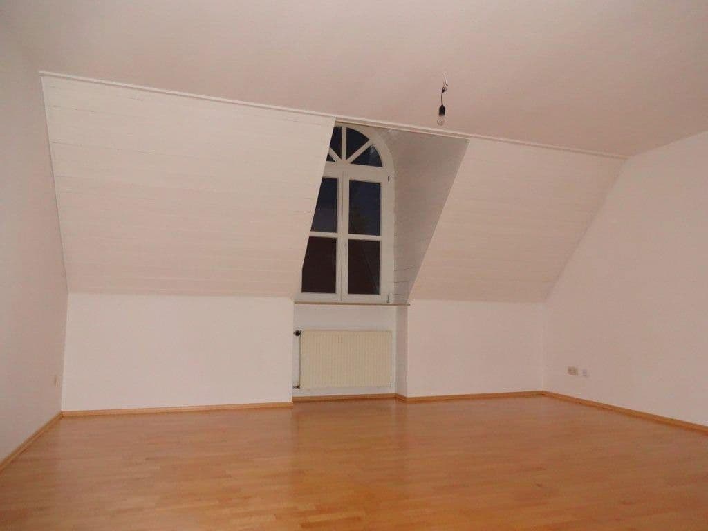 Pronájem bytu 6+1 220 m², Lehenstr. 25, Donaueschingen, Bádensko-Württembersko Pronájem bytu 6+1 220 m², Lehenstr. 25, Donaueschingen, Bádensko-Württembersko