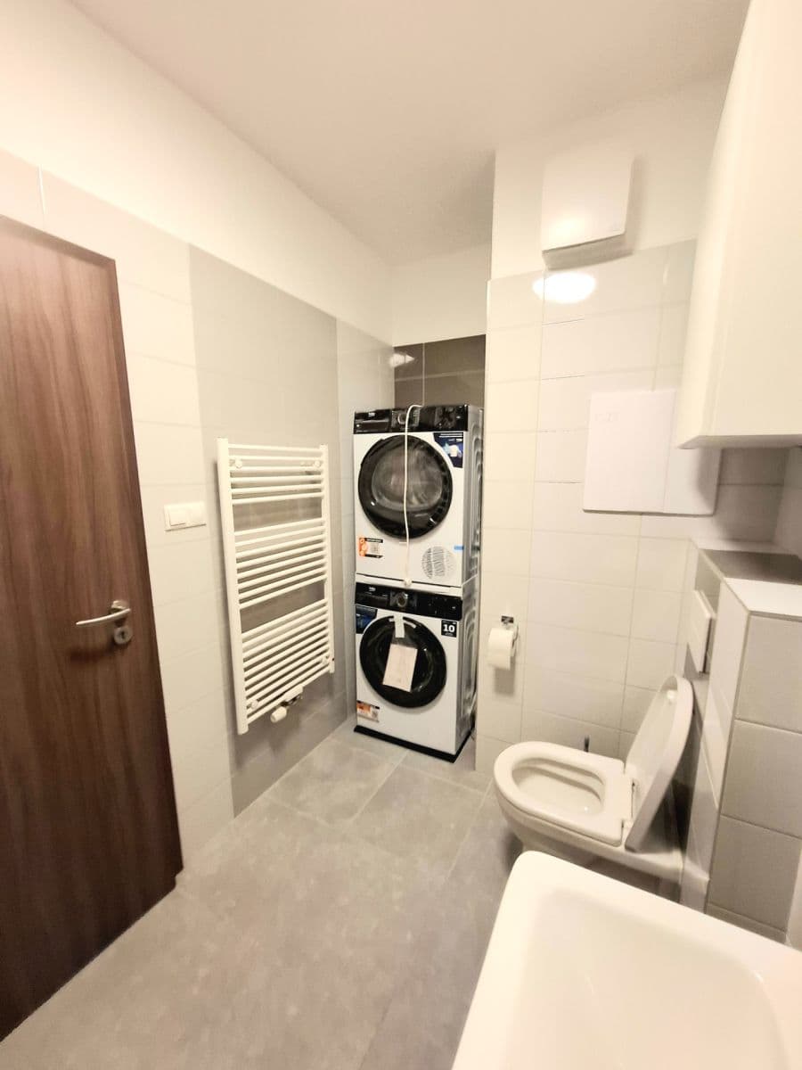 Pronájem bytu 2+1 53 m², Pri Hrubej lúke, Dúbravka, Bratislavský kraj Pronájem bytu 2+1 53 m², Pri Hrubej lúke, Dúbravka, Bratislavský kraj