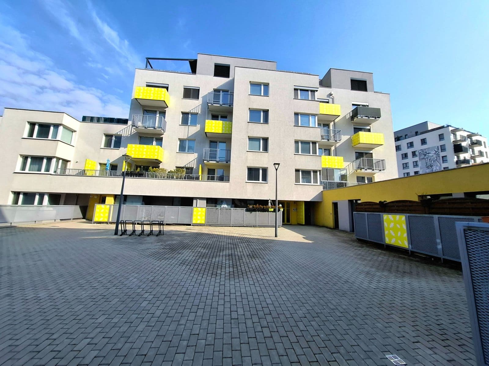 Pronájem bytu 2+1 53 m², Pri Hrubej lúke, Dúbravka, Bratislavský kraj Pronájem bytu 2+1 53 m², Pri Hrubej lúke, Dúbravka, Bratislavský kraj