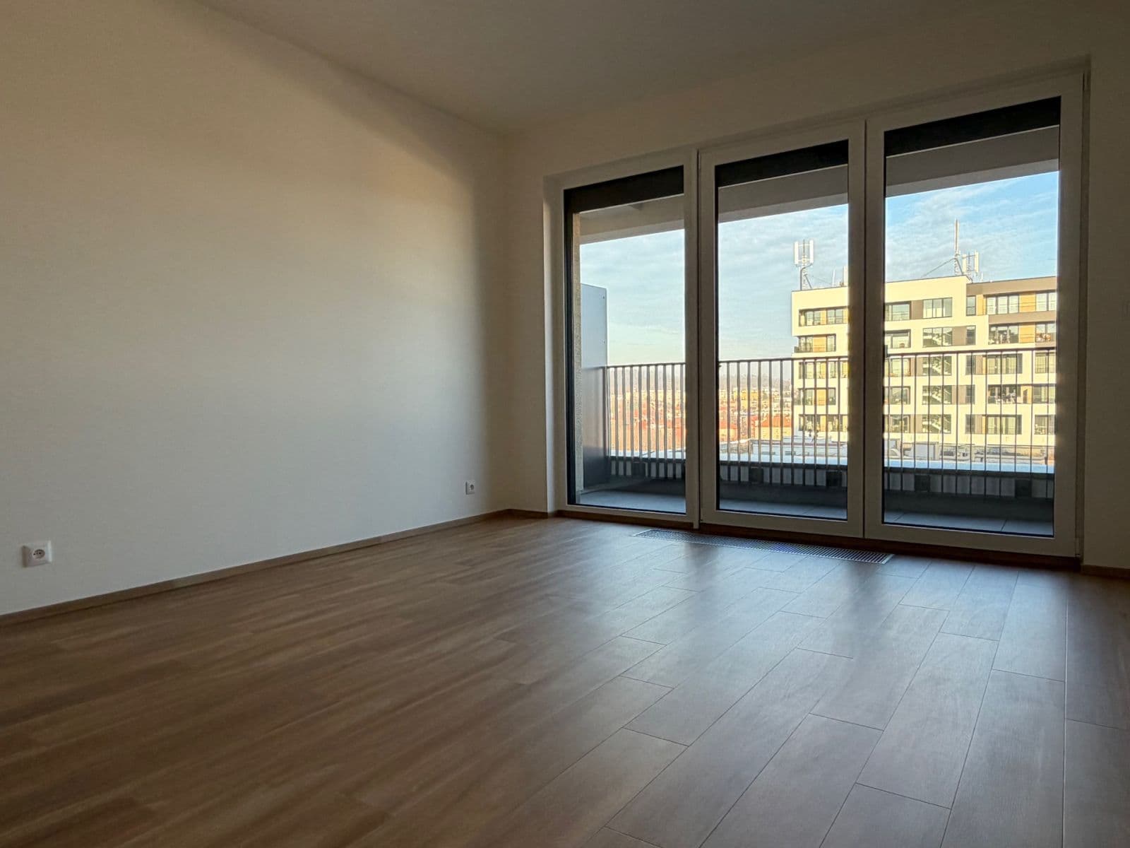 Pronájem bytu 1+kk 32 m², Poděbradská, Praha, Praha Pronájem bytu 1+kk 32 m², Poděbradská, Praha, Praha