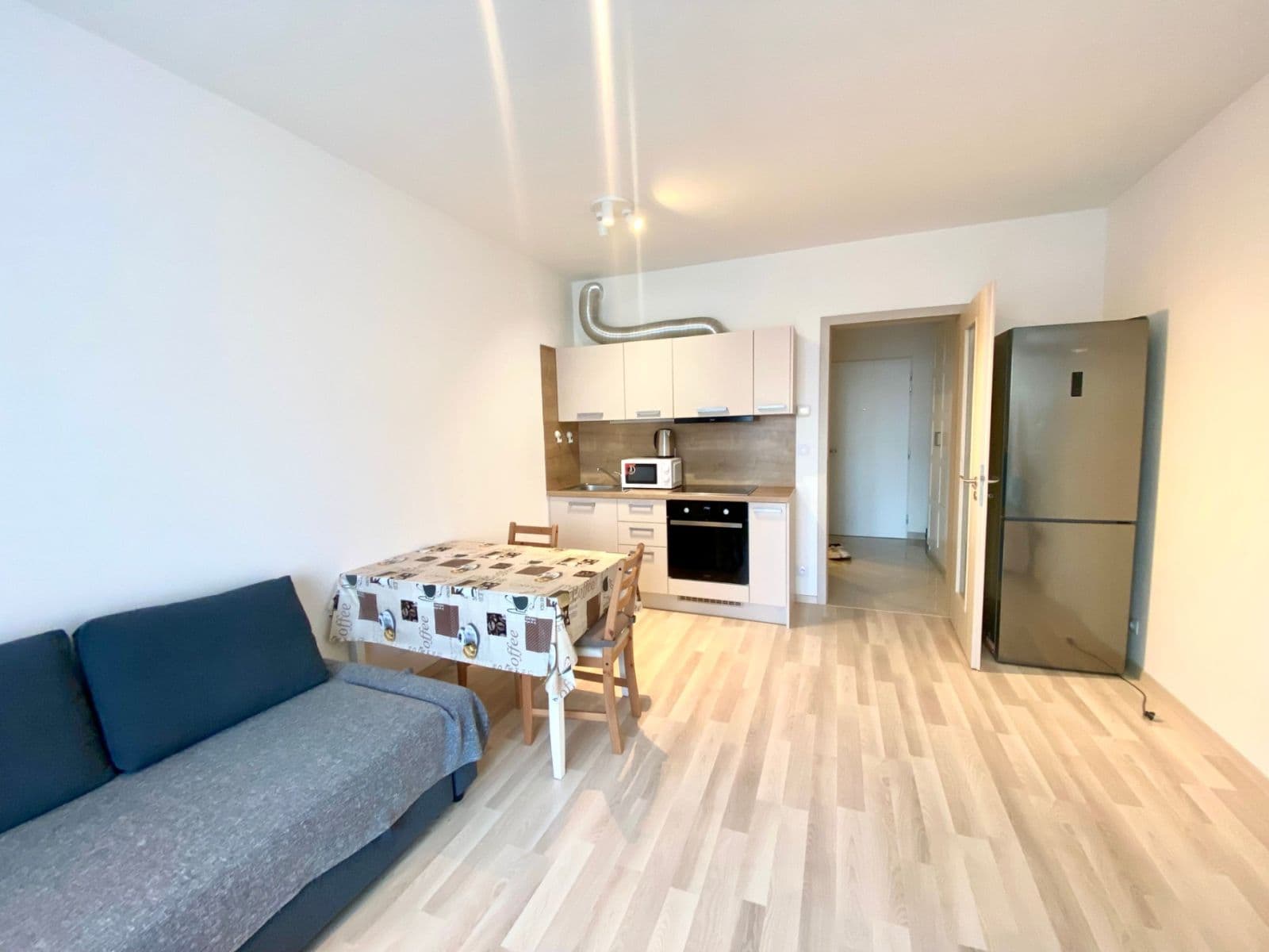 Pronájem bytu 1+kk 32 m², Mantovská, Praha, Praha Pronájem bytu 1+kk 32 m², Mantovská, Praha, Praha