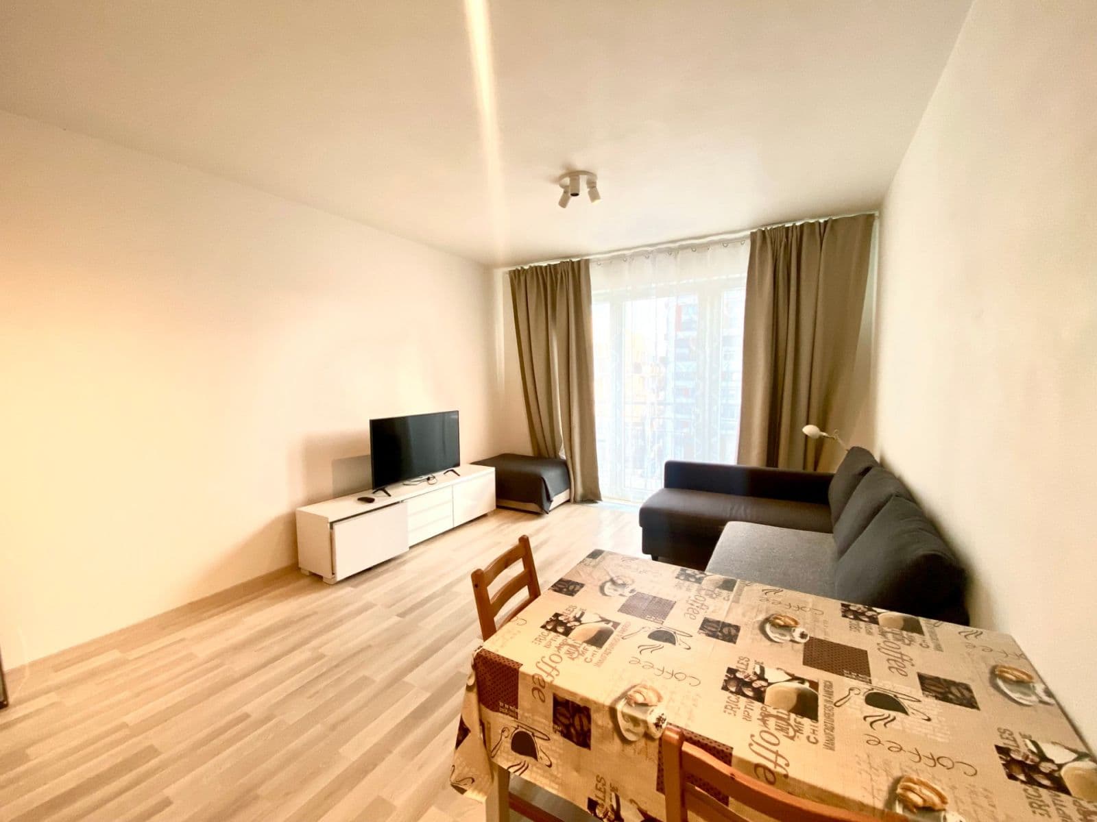 Pronájem bytu 1+kk 32 m², Mantovská, Praha, Praha Pronájem bytu 1+kk 32 m², Mantovská, Praha, Praha