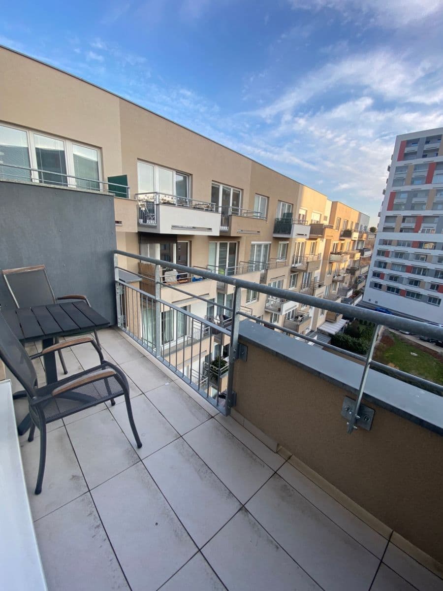 Pronájem bytu 1+kk 32 m², Mantovská, Praha, Praha Pronájem bytu 1+kk 32 m², Mantovská, Praha, Praha