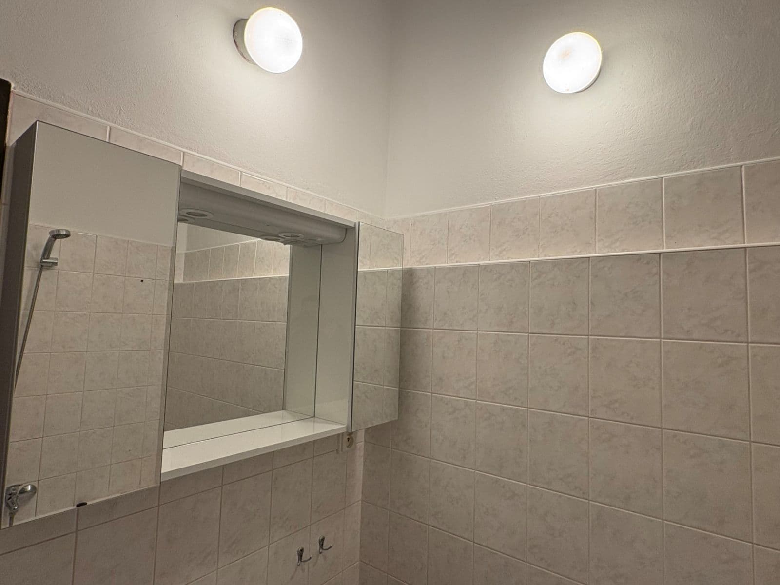 Pronájem bytu 2+1 51 m², Komunardů, Praha, Praha Pronájem bytu 2+1 51 m², Komunardů, Praha, Praha