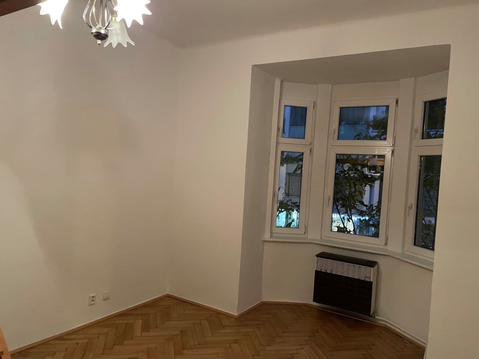 Pronájem bytu 2+1 51 m², Komunardů, Praha, Praha Pronájem bytu 2+1 51 m², Komunardů, Praha, Praha