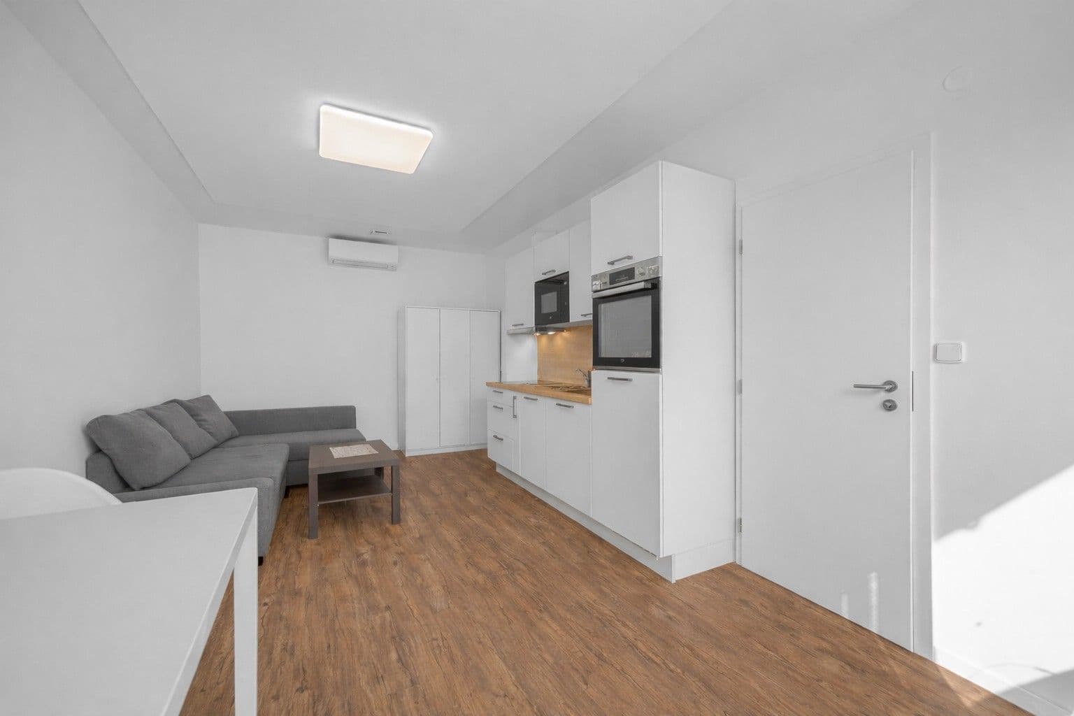 Prodej bytu 2+kk 47 m², B. Němcové, Horoměřice, Středočeský kraj Prodej bytu 2+kk 47 m², B. Němcové, Horoměřice, Středočeský kraj