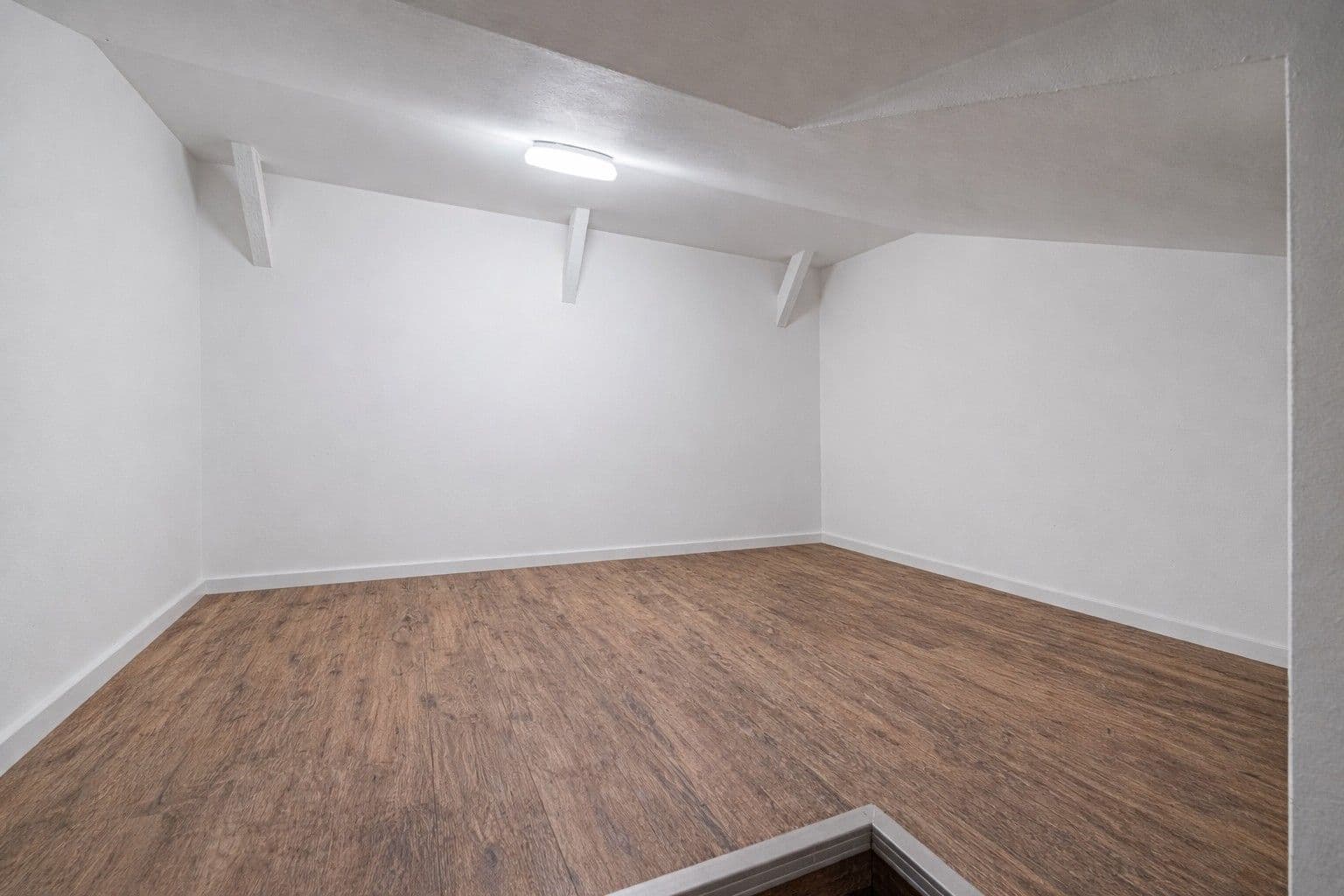 Prodej bytu 2+kk 47 m², B. Němcové, Horoměřice, Středočeský kraj Prodej bytu 2+kk 47 m², B. Němcové, Horoměřice, Středočeský kraj