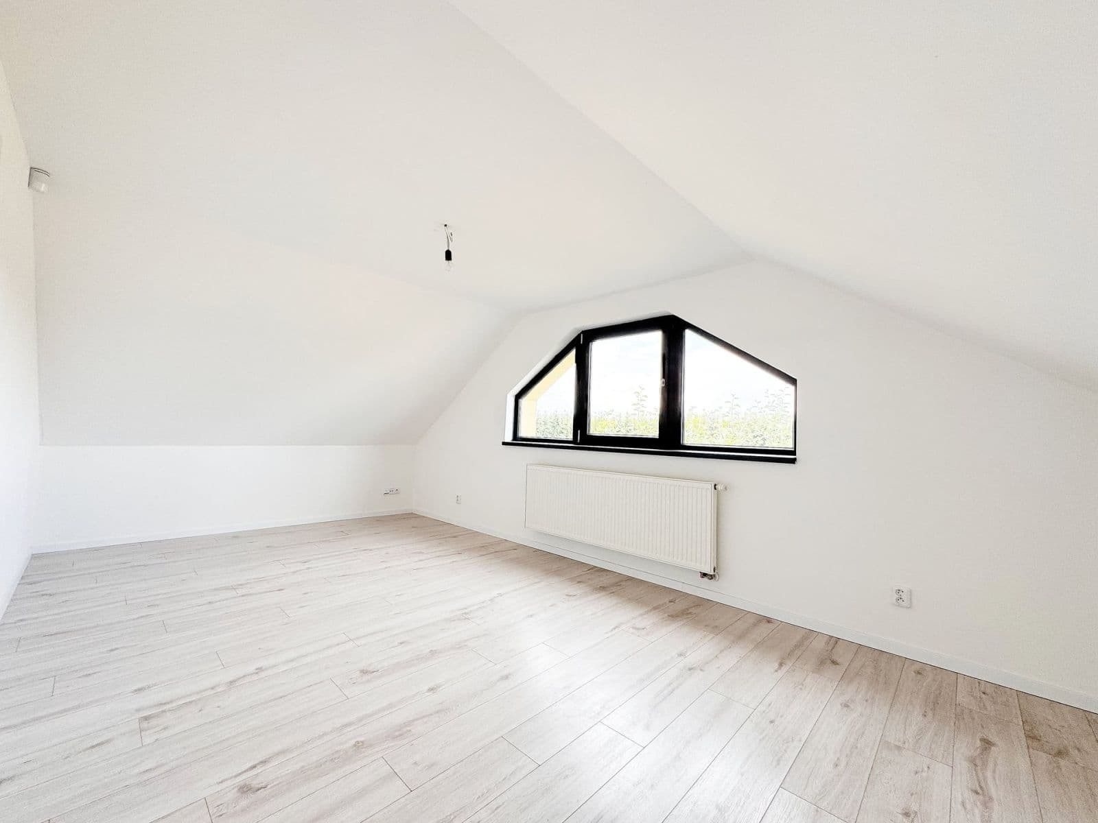 Pronájem bytu 3+1 119 m², Žitná, Šestajovice, Středočeský kraj Pronájem bytu 3+1 119 m², Žitná, Šestajovice, Středočeský kraj