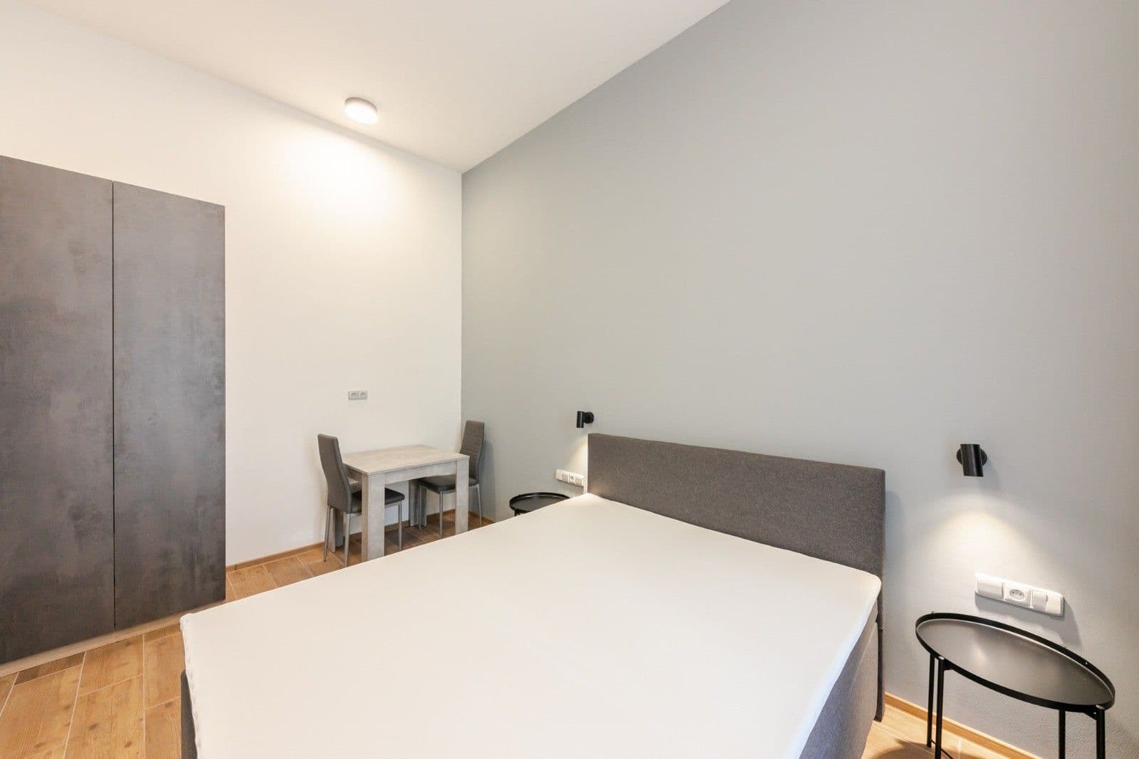 Pronájem bytu 1+kk 23 m², Janáčkovo nábřeží, Praha, Praha Pronájem bytu 1+kk 23 m², Janáčkovo nábřeží, Praha, Praha