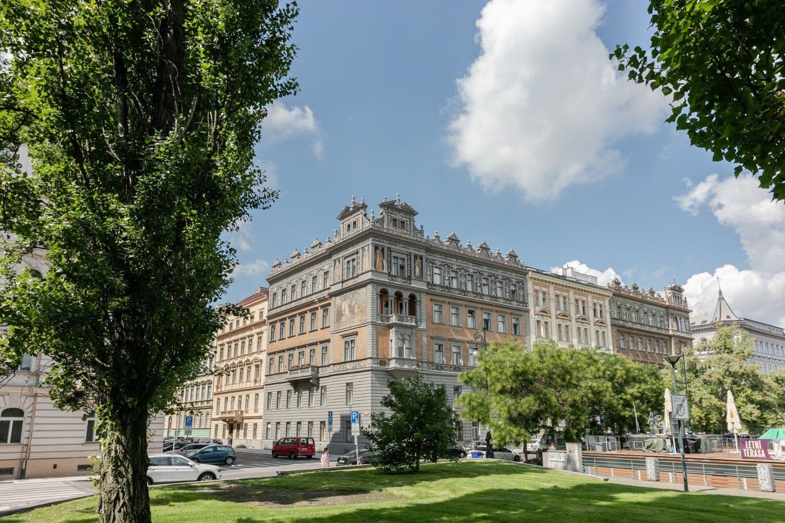 Pronájem bytu 1+kk 23 m², Janáčkovo nábřeží, Praha, Praha Pronájem bytu 1+kk 23 m², Janáčkovo nábřeží, Praha, Praha