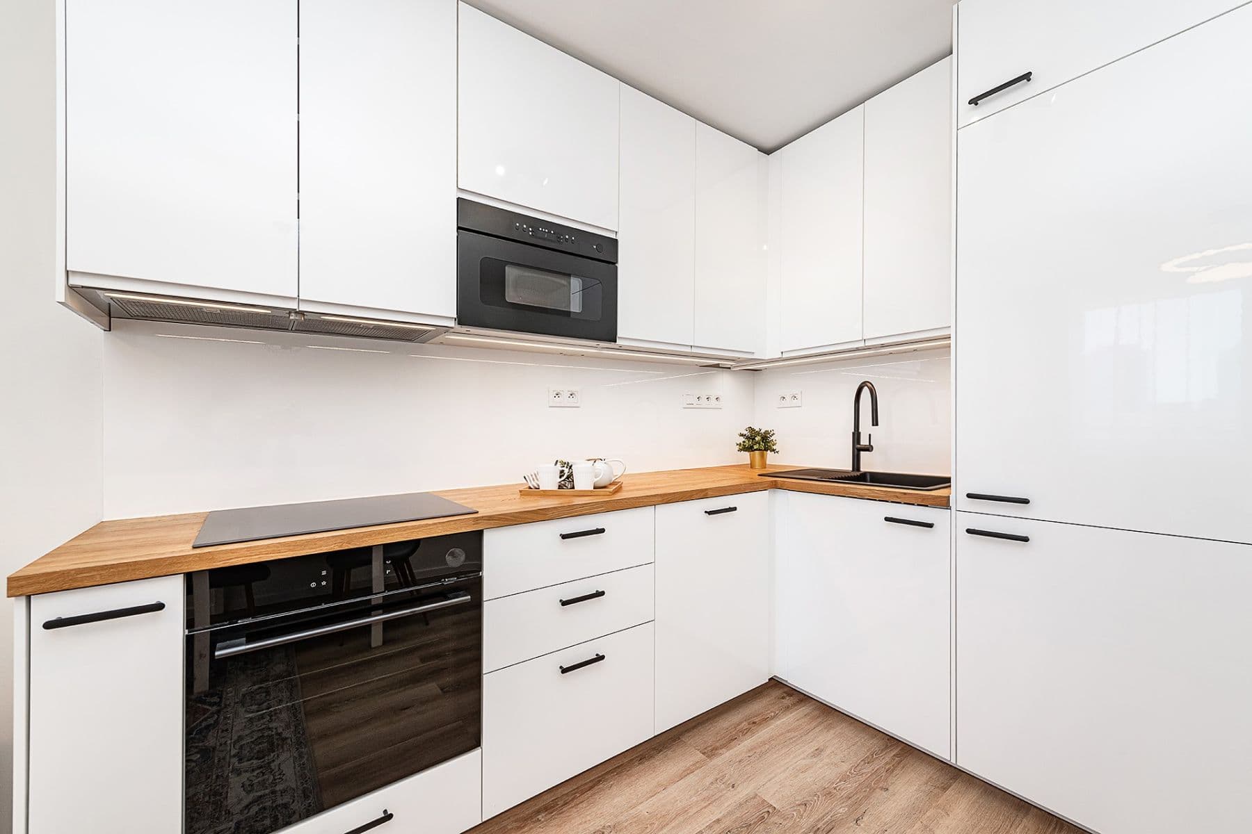 Prodej bytu 4+kk 74 m², Bachova, Praha, Praha Prodej bytu 4+kk 74 m², Bachova, Praha, Praha