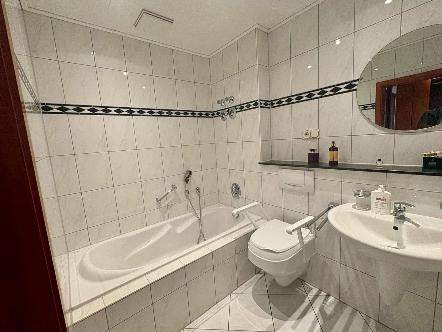 Prodej bytu 3+1 122 m², Goethestrasse 12, Bad Marienberg (Westerwald), Porýní-Falc Prodej bytu 3+1 122 m², Goethestrasse 12, Bad Marienberg (Westerwald), Porýní-Falc