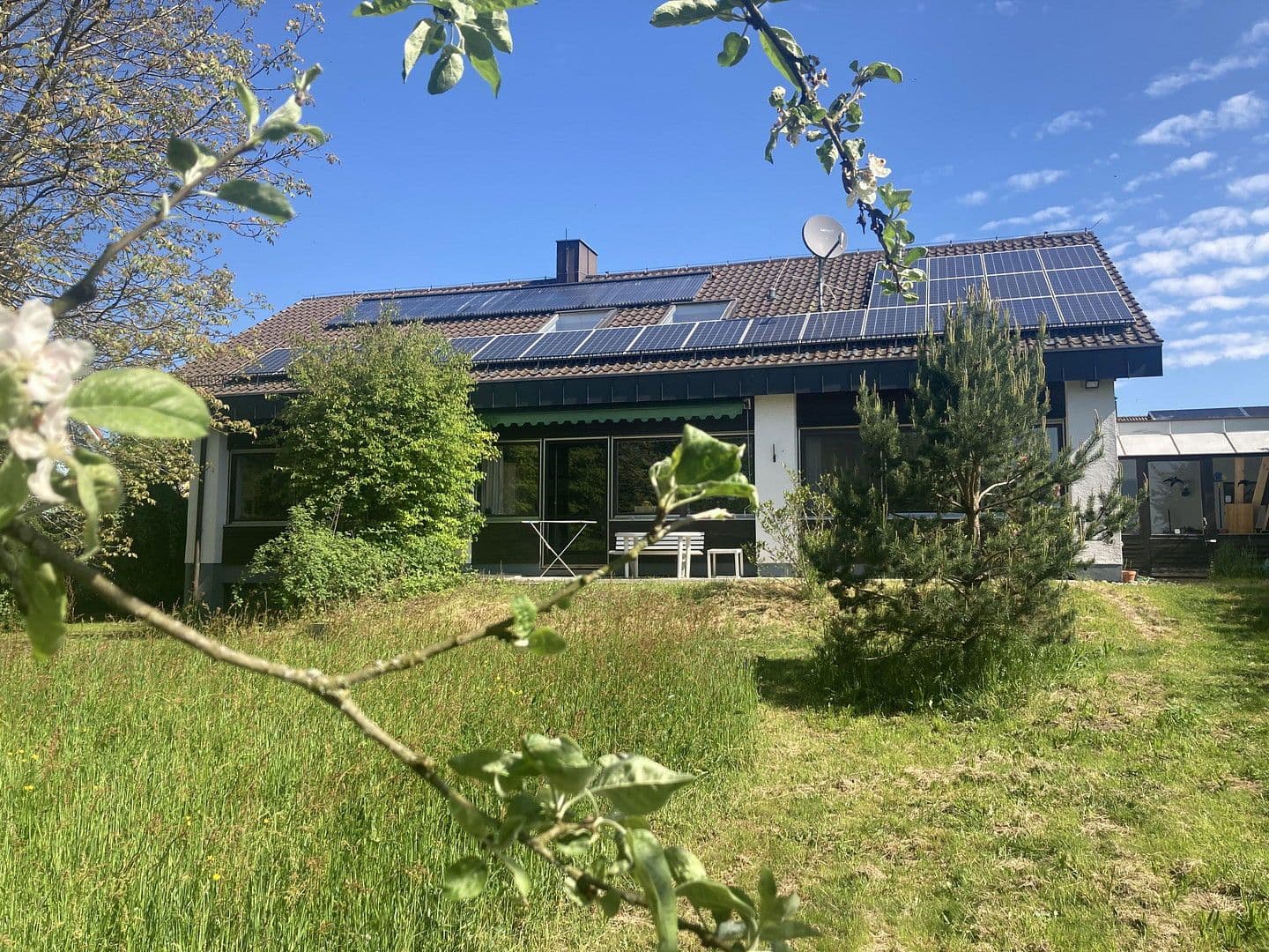 Pronájem domu 213 m², pozemek 1.193 m², Jägersteig 11, Schrobenhausen, Bavorsko Pronájem domu 213 m², pozemek 1.193 m², Jägersteig 11, Schrobenhausen, Bavorsko