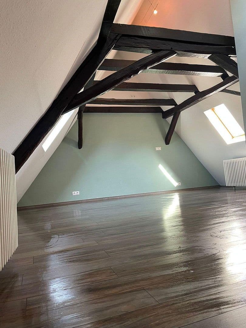 Pronájem bytu 2+1 60 m², Altenstraße 10, Annweiler am Trifels, Porýní-Falc Pronájem bytu 2+1 60 m², Altenstraße 10, Annweiler am Trifels, Porýní-Falc