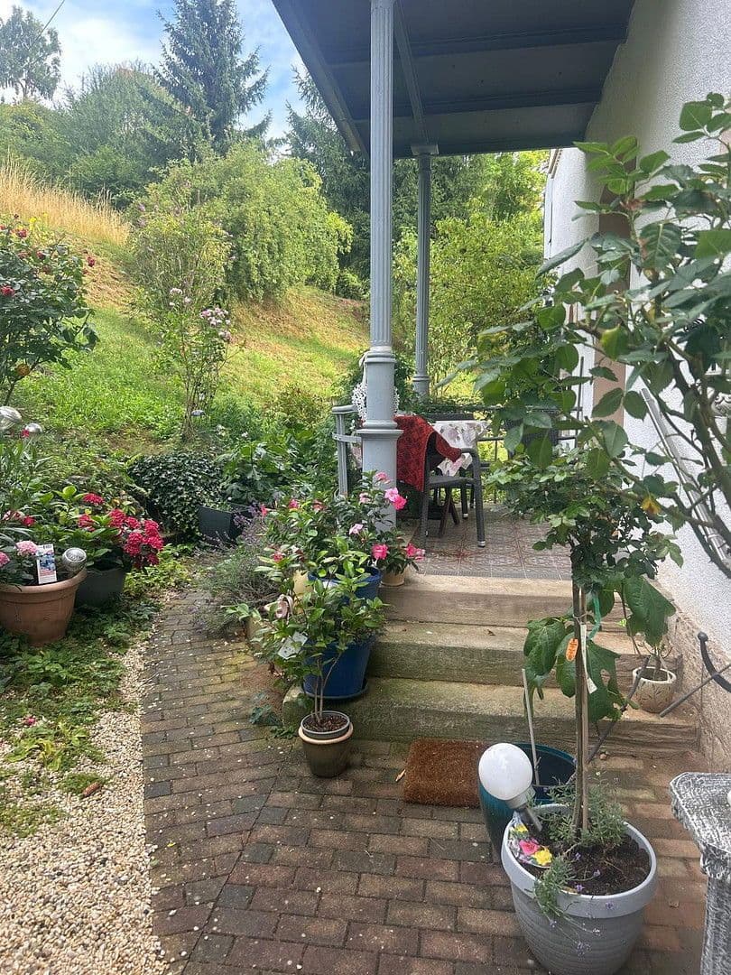 Prodej domu 210 m², pozemek 2.142 m², Friedrich-Ebert-Strasse 23, Naumburg (Saale), Sasko-Anhaltsko Prodej domu 210 m², pozemek 2.142 m², Friedrich-Ebert-Strasse 23, Naumburg (Saale), Sasko-Anhaltsko