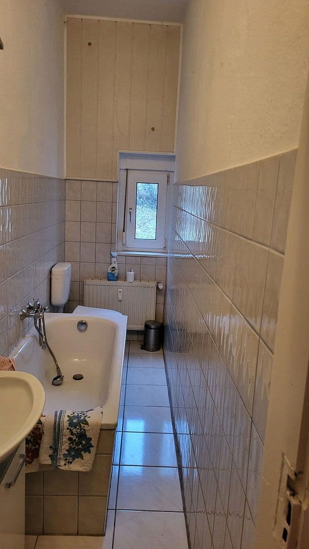 Prodej domu 210 m², pozemek 2.142 m², Friedrich-Ebert-Strasse 23, Naumburg (Saale), Sasko-Anhaltsko Prodej domu 210 m², pozemek 2.142 m², Friedrich-Ebert-Strasse 23, Naumburg (Saale), Sasko-Anhaltsko