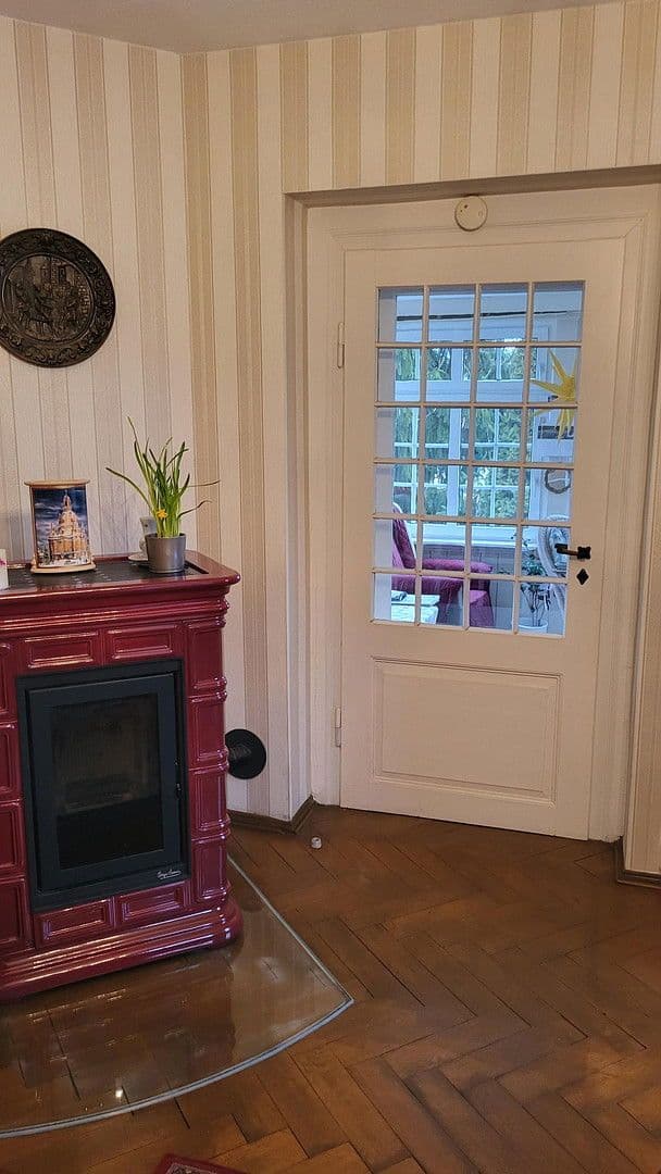 Prodej domu 210 m², pozemek 2.142 m², Friedrich-Ebert-Strasse 23, Naumburg (Saale), Sasko-Anhaltsko Prodej domu 210 m², pozemek 2.142 m², Friedrich-Ebert-Strasse 23, Naumburg (Saale), Sasko-Anhaltsko