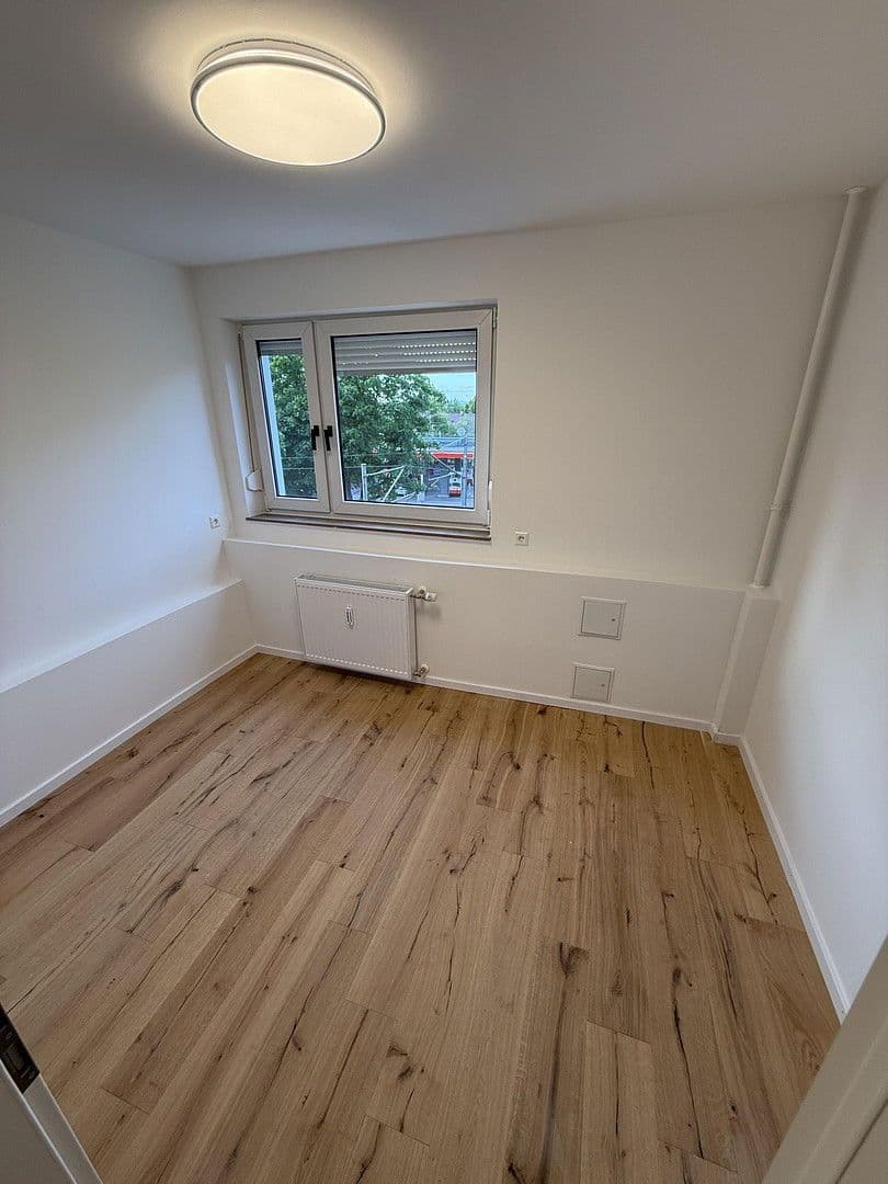 Pronájem bytu 3+1 68 m², Stuttgart, Bádensko-Württembersko Pronájem bytu 3+1 68 m², Stuttgart, Bádensko-Württembersko