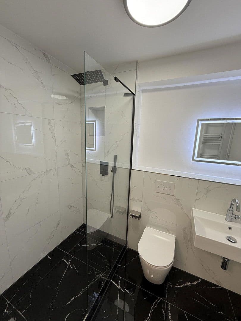 Pronájem bytu 3+1 68 m², Stuttgart, Bádensko-Württembersko Pronájem bytu 3+1 68 m², Stuttgart, Bádensko-Württembersko