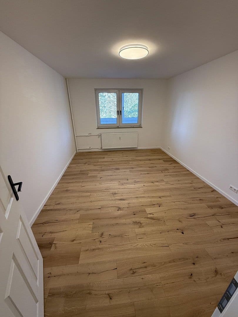 Pronájem bytu 3+1 68 m², Stuttgart, Bádensko-Württembersko Pronájem bytu 3+1 68 m², Stuttgart, Bádensko-Württembersko