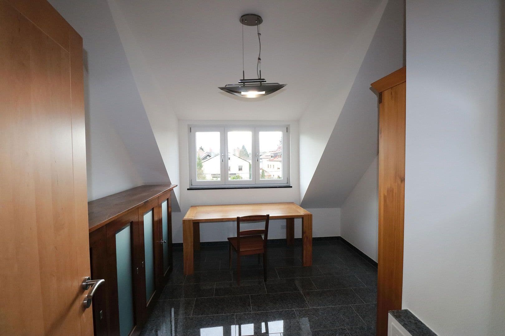 Pronájem bytu 3+1 90 m², Senftenauerstraße 154, München, Bavorsko Pronájem bytu 3+1 90 m², Senftenauerstraße 154, München, Bavorsko