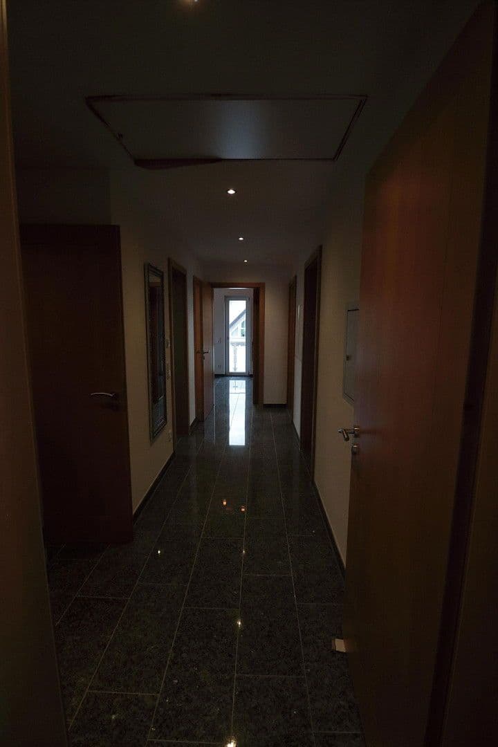 Pronájem bytu 3+1 90 m², Senftenauerstraße 154, München, Bavorsko Pronájem bytu 3+1 90 m², Senftenauerstraße 154, München, Bavorsko