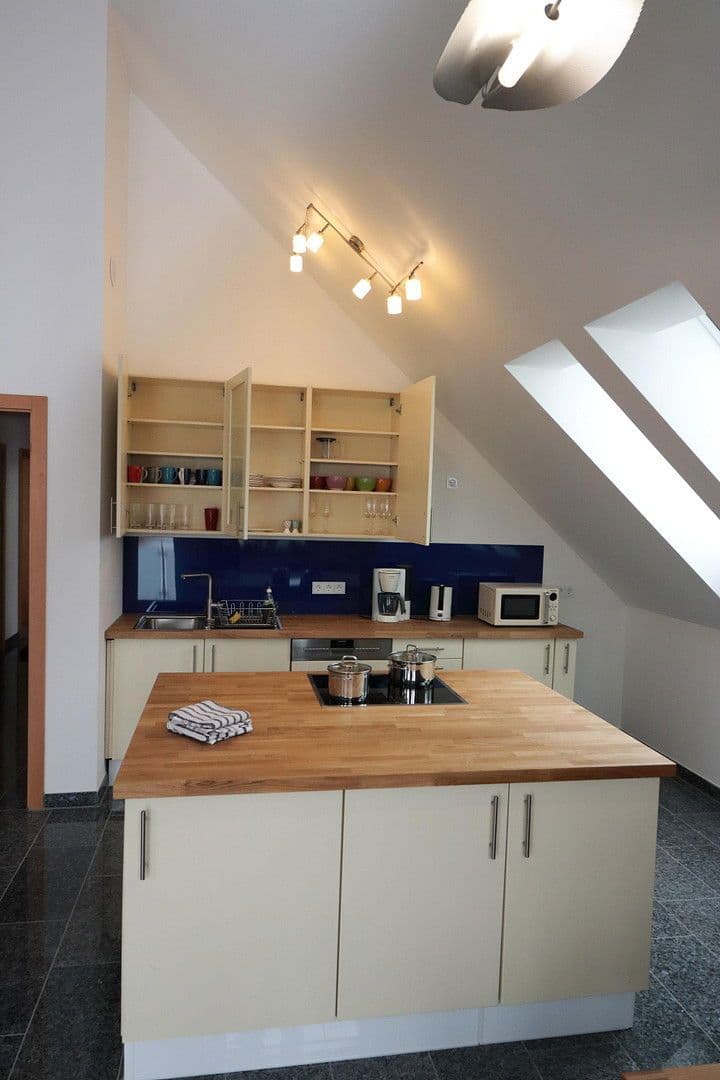 Pronájem bytu 3+1 90 m², Senftenauerstraße 154, München, Bavorsko Pronájem bytu 3+1 90 m², Senftenauerstraße 154, München, Bavorsko