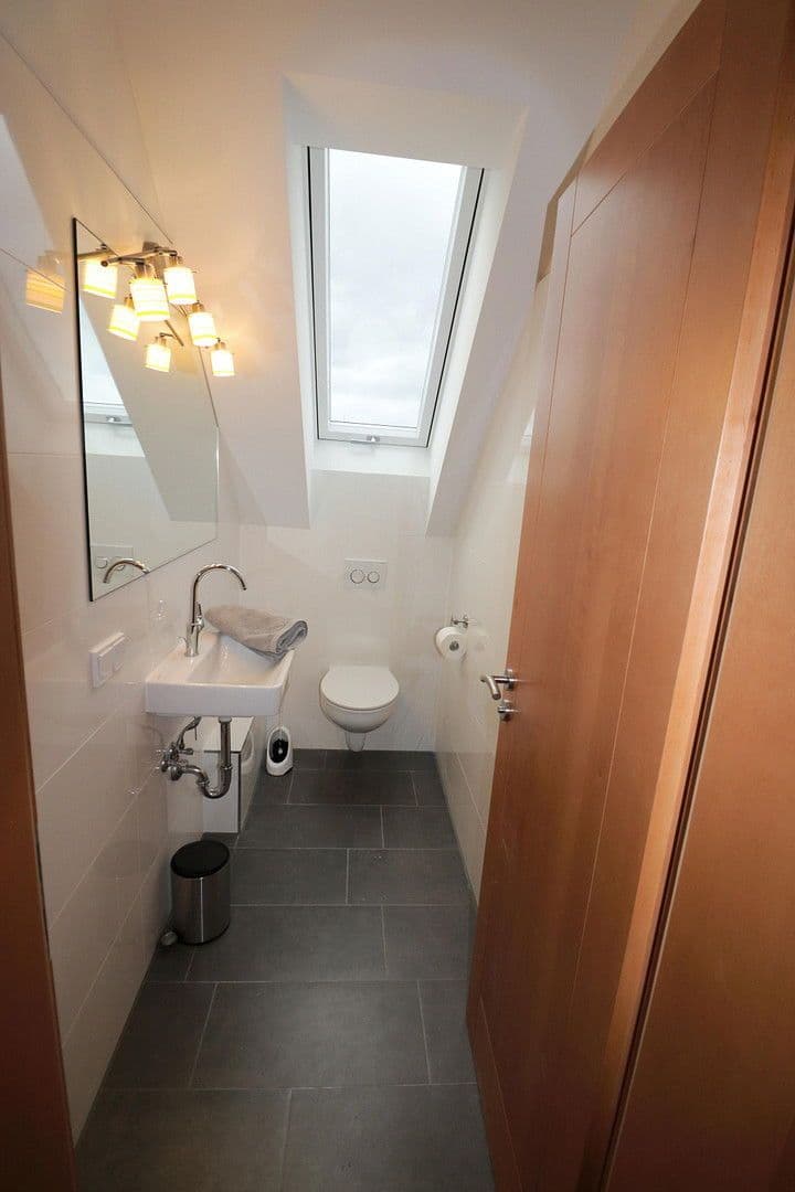 Pronájem bytu 3+1 90 m², Senftenauerstraße 154, München, Bavorsko Pronájem bytu 3+1 90 m², Senftenauerstraße 154, München, Bavorsko