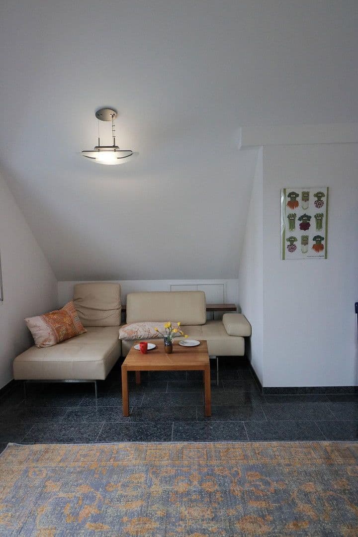 Pronájem bytu 3+1 90 m², Senftenauerstraße 154, München, Bavorsko Pronájem bytu 3+1 90 m², Senftenauerstraße 154, München, Bavorsko