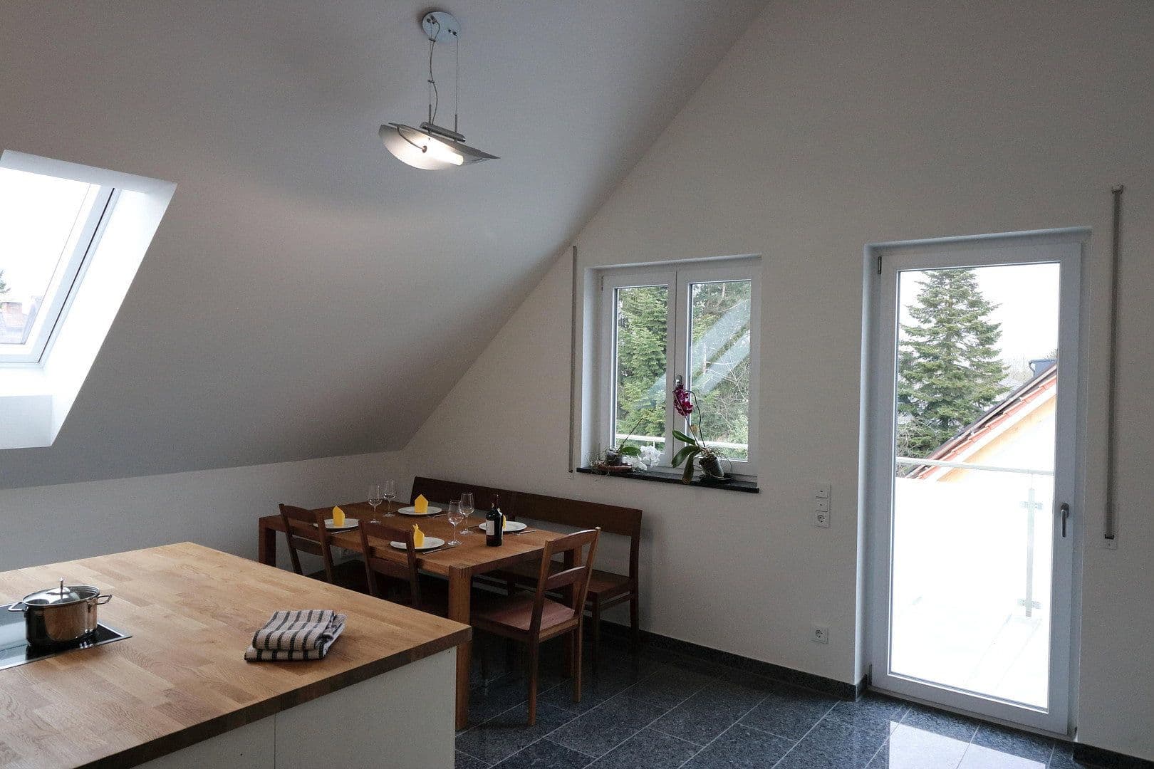 Pronájem bytu 3+1 90 m², Senftenauerstraße 154, München, Bavorsko Pronájem bytu 3+1 90 m², Senftenauerstraße 154, München, Bavorsko