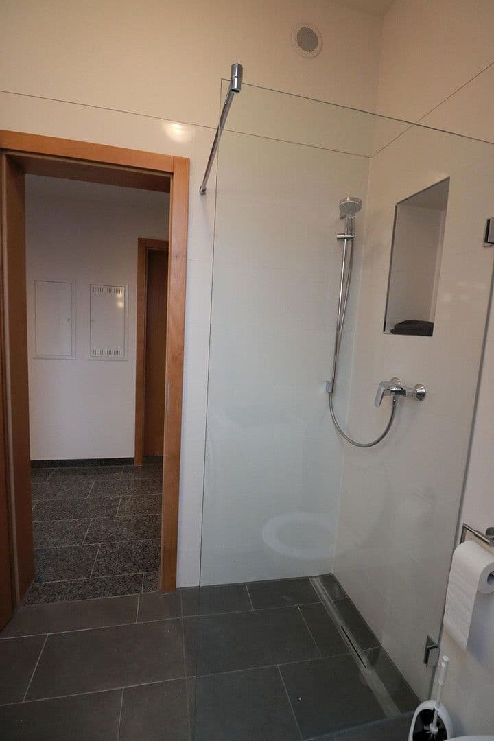 Pronájem bytu 3+1 90 m², Senftenauerstraße 154, München, Bavorsko Pronájem bytu 3+1 90 m², Senftenauerstraße 154, München, Bavorsko