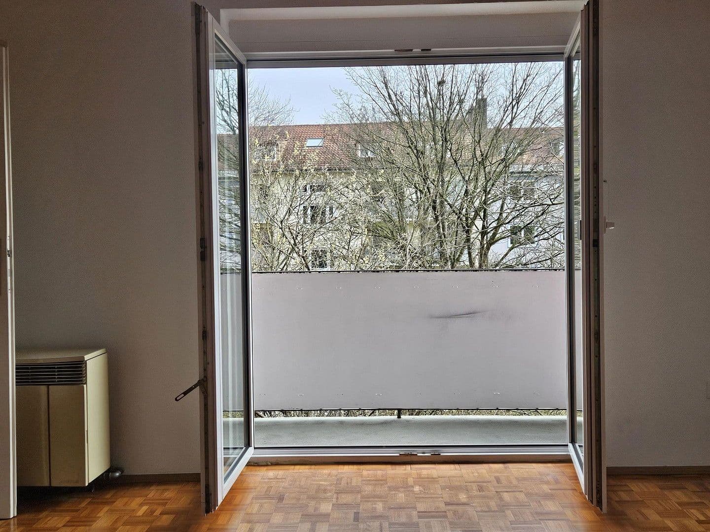 Pronájem bytu 1+1 31 m², Bonner Straße 18, München, Bavorsko Pronájem bytu 1+1 31 m², Bonner Straße 18, München, Bavorsko