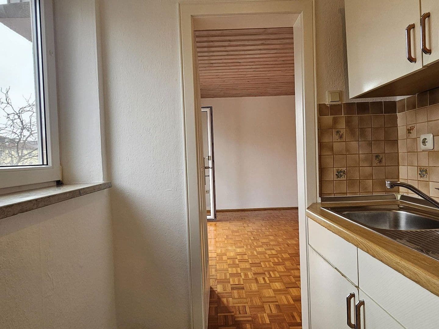 Pronájem bytu 1+1 31 m², Bonner Straße 18, München, Bavorsko Pronájem bytu 1+1 31 m², Bonner Straße 18, München, Bavorsko