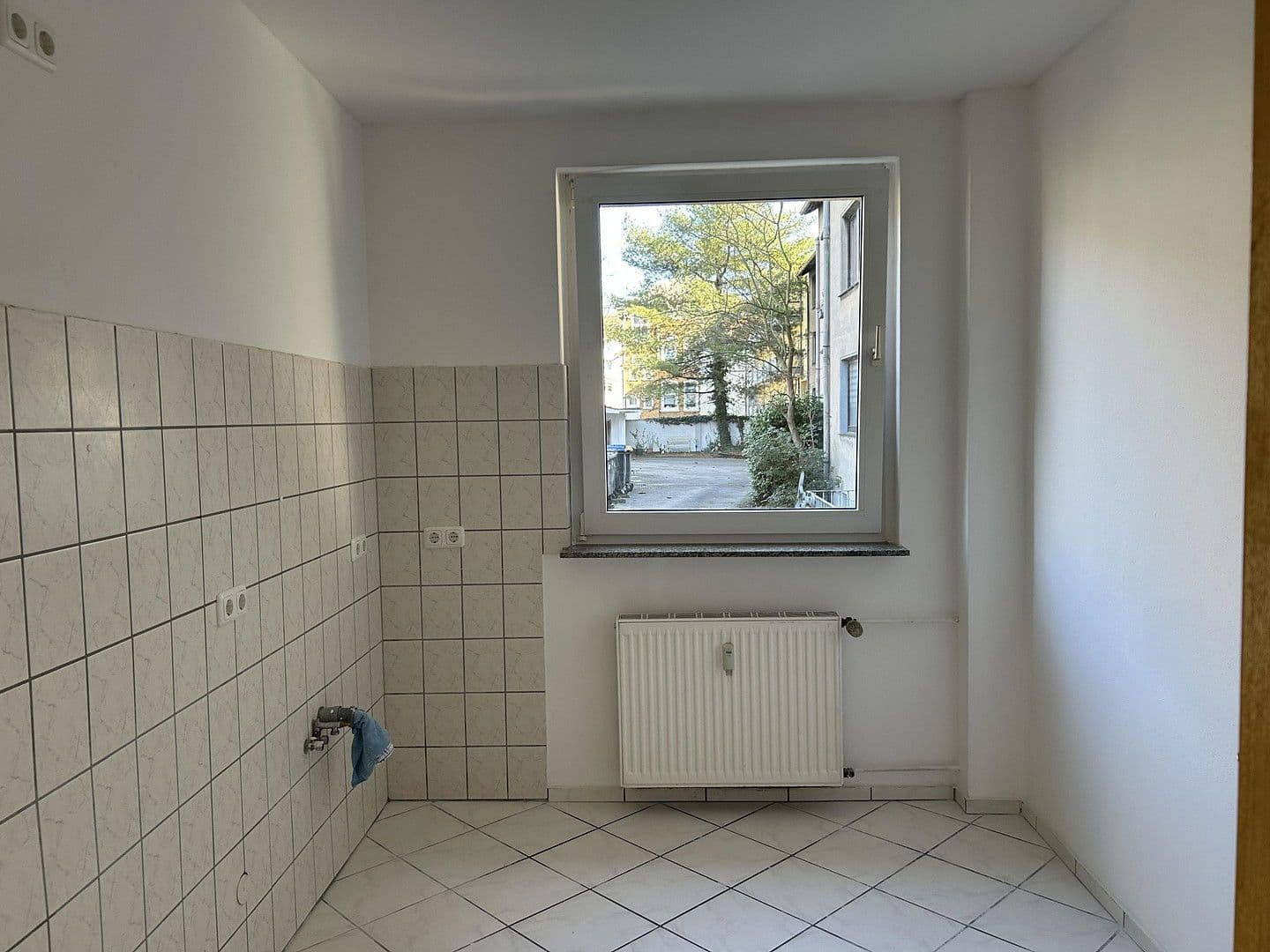 Pronájem bytu 3+1 60 m², Krautstraße 69, Duisburg, Severní Porýní-Vestfálsko Pronájem bytu 3+1 60 m², Krautstraße 69, Duisburg, Severní Porýní-Vestfálsko
