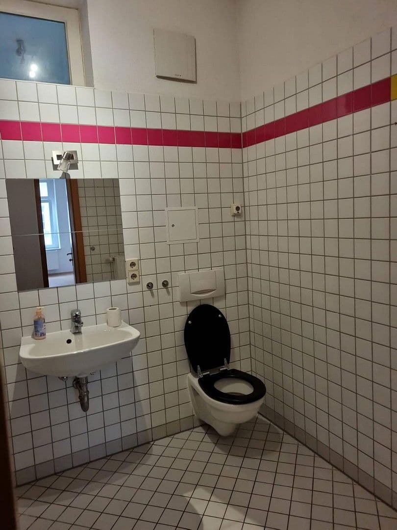 Pronájem bytu 3+1 78 m², Taubestraße 22, Leipzig, Sasko Pronájem bytu 3+1 78 m², Taubestraße 22, Leipzig, Sasko