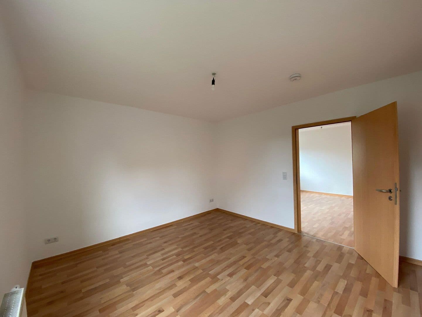 Pronájem bytu 4+kk 78 m², Neukieritzsch, Sasko Pronájem bytu 4+kk 78 m², Neukieritzsch, Sasko